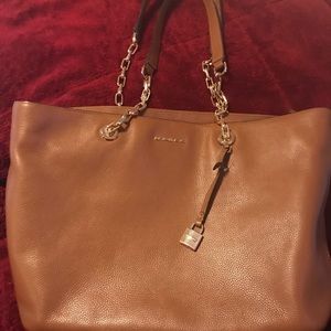 Michael Kors New large tote❤️💞Reduced”